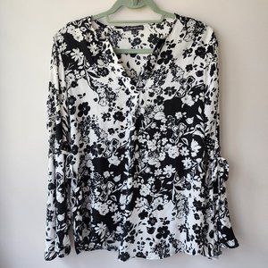 Adrianna Papell Black & White Bell Sleeve Blouse - size medium
